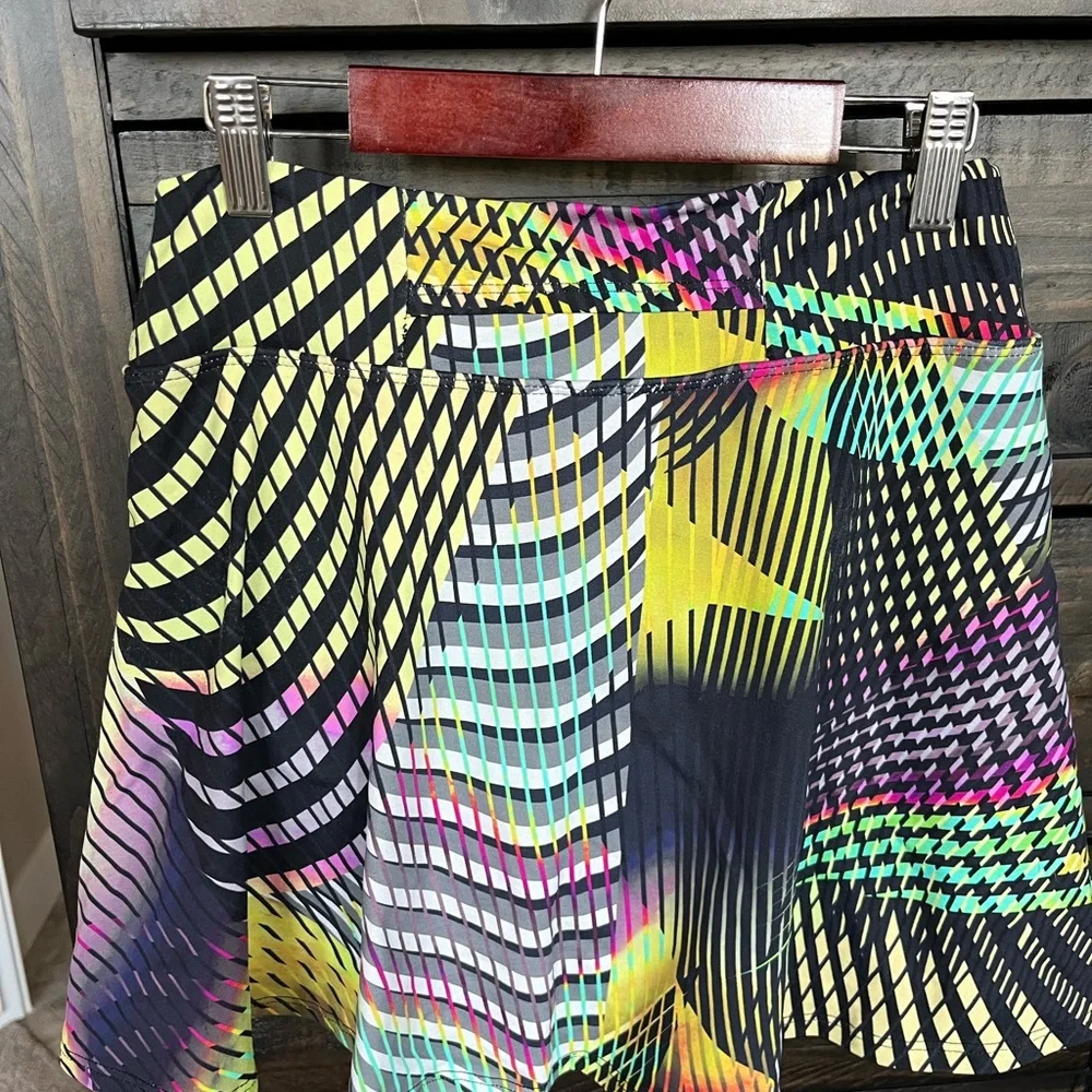 Women’s Multicolor Patterned Skort - Picture 2 of 6